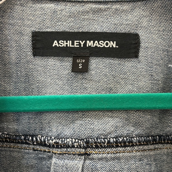 Jean Jacket❤️🤍💙🇺🇸 - Picture 5 of 7